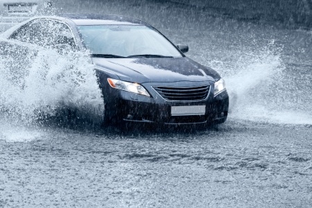Driving in the rain, tips for driving on slick roads